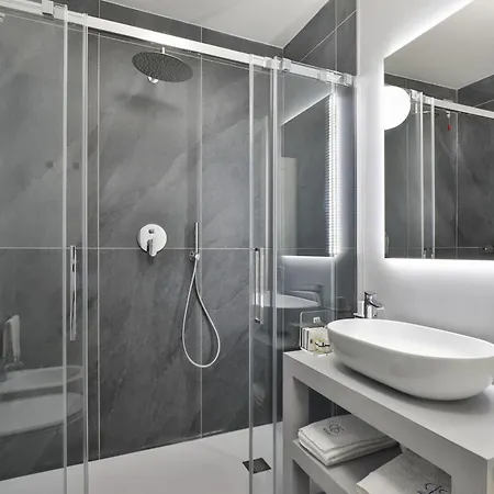 아파트 Como Lake Suites *