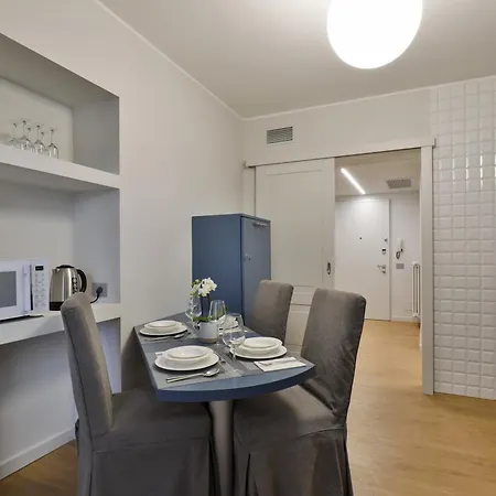 Como Lake Suites *