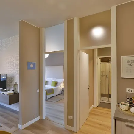 Como Lake Suites 아파트 코모