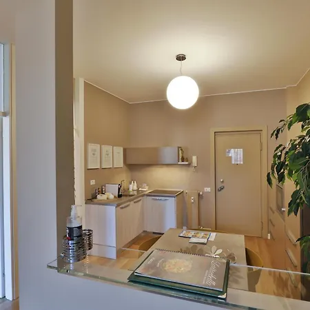 Como Lake Suites 코모