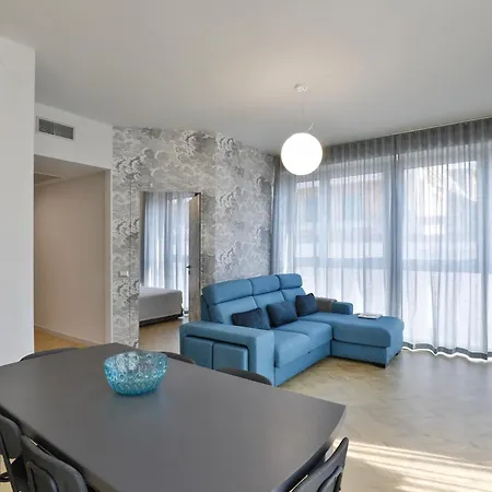 아파트 Como Lake Suites
