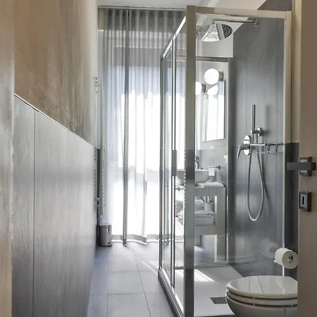 Como Lake Suites