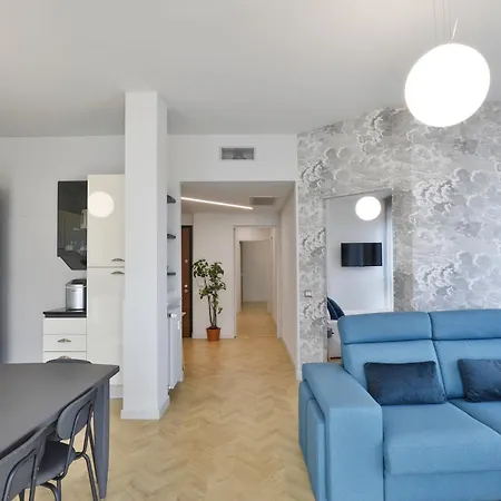 아파트 Como Lake Suites *