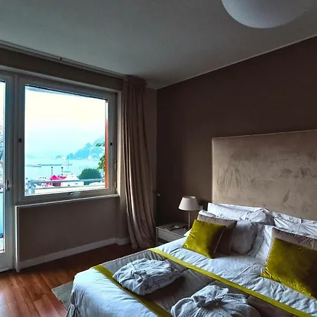 Como Lake Suites * 코모