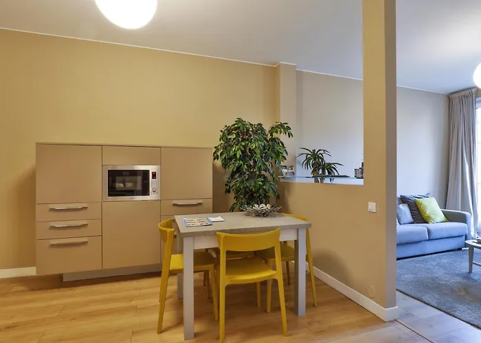 Como Lake Suites Комо