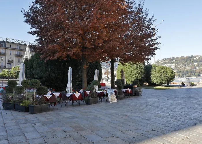 Como Lake Suites Апартаменты *