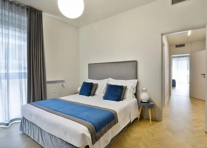 Como Lake Suites Комо