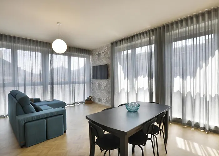 Como Lake Suites Апартаменты *