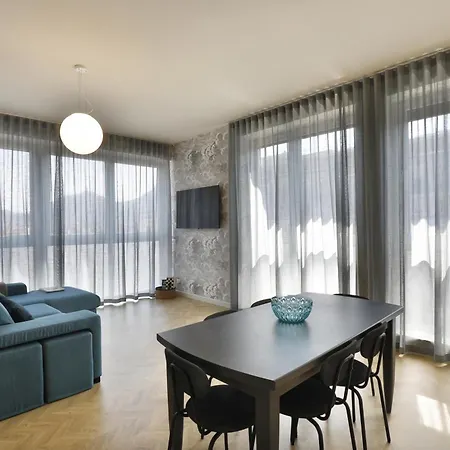 Como Lake Suites Apartment *