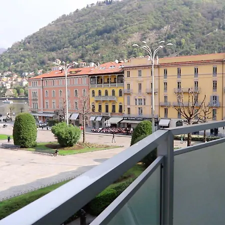 Como Lake Suites Apartment