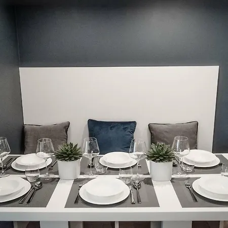 Como Lake Suites Apartment *