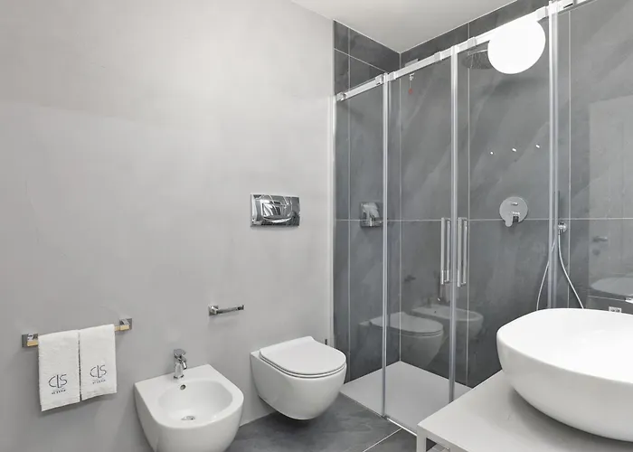 Como Lake Suites *