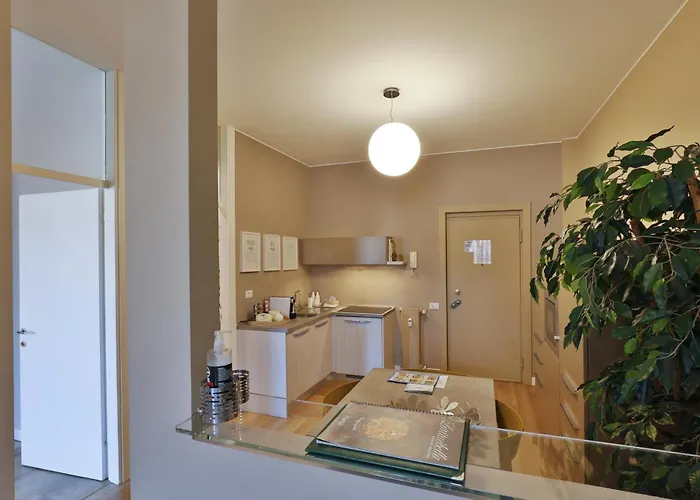 Como Lake Suites كومو