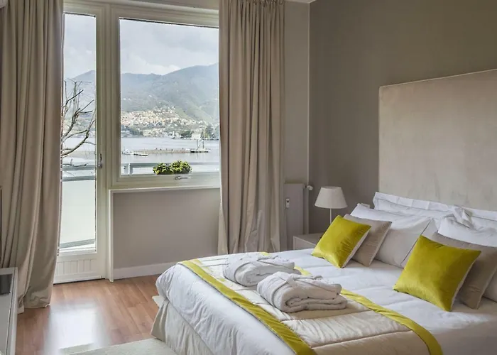 Como Lake Suites شقة