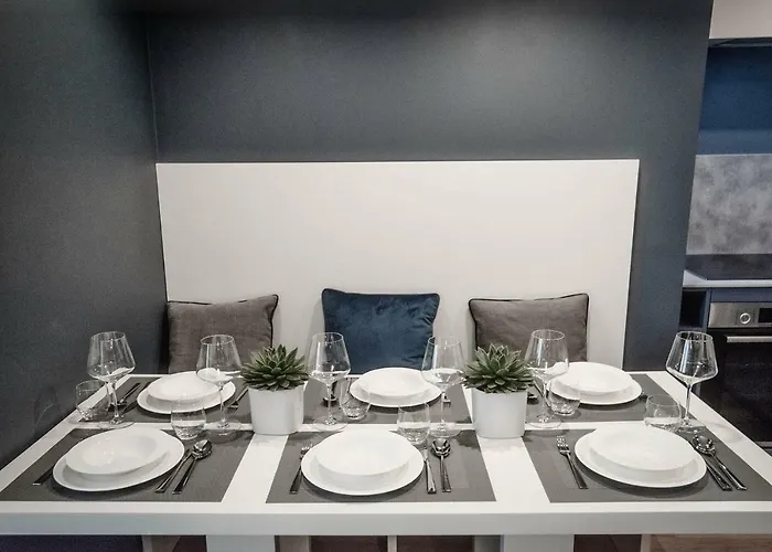 Como Lake Suites شقة *